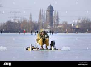 Read more about the article Eiskalte Entspannung inmitten Deutschlands: Der perfekte Winterausflug auf dem Eisklettern